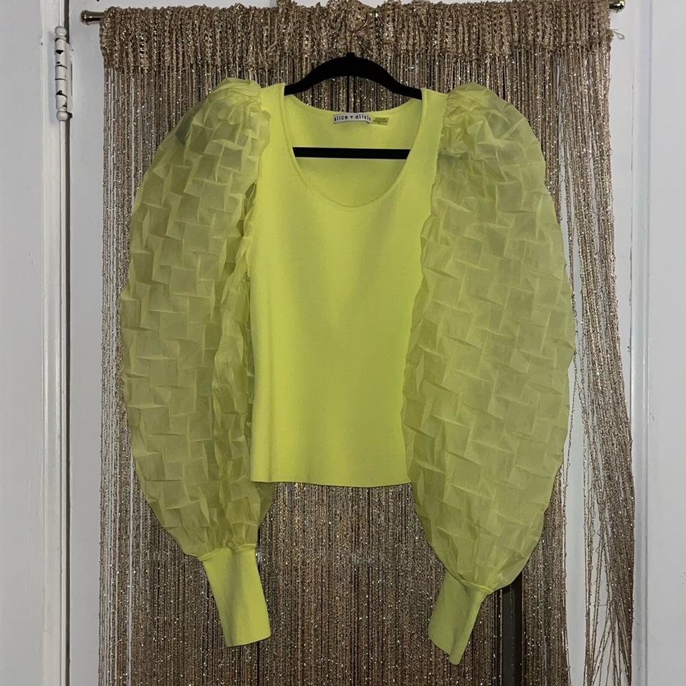 Alice & Olivia Puffed Sleeved Sweater
